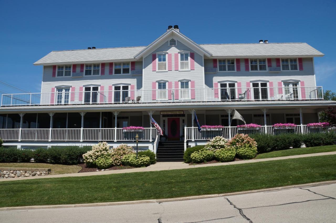 Harbor House Inn Гранд Хейвън Екстериор снимка