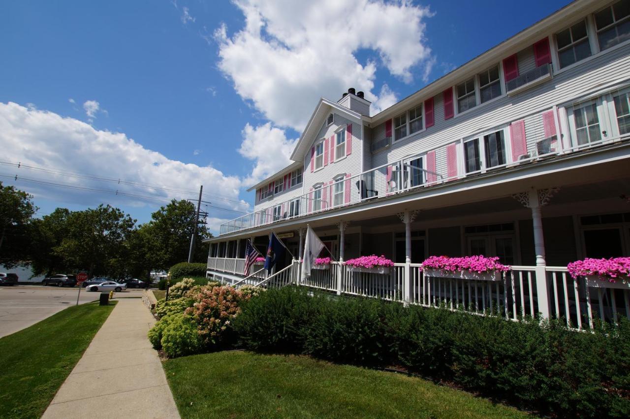 Harbor House Inn Гранд Хейвън Екстериор снимка